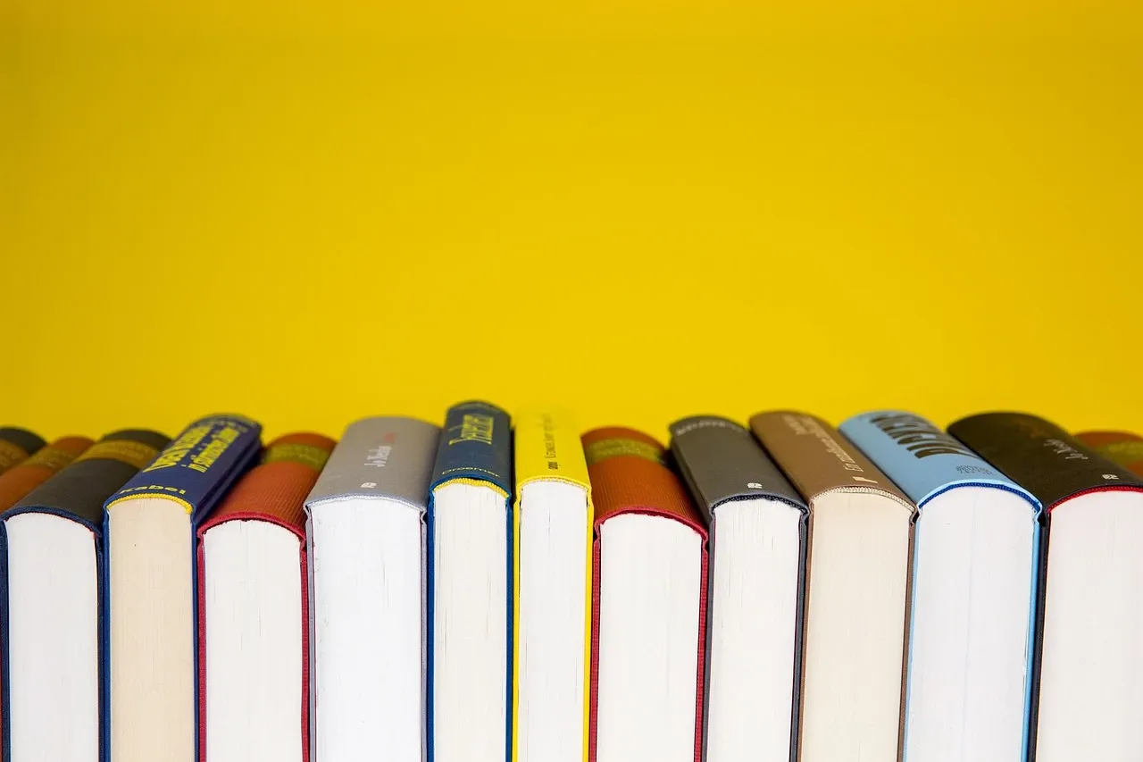 books-5937716_1280